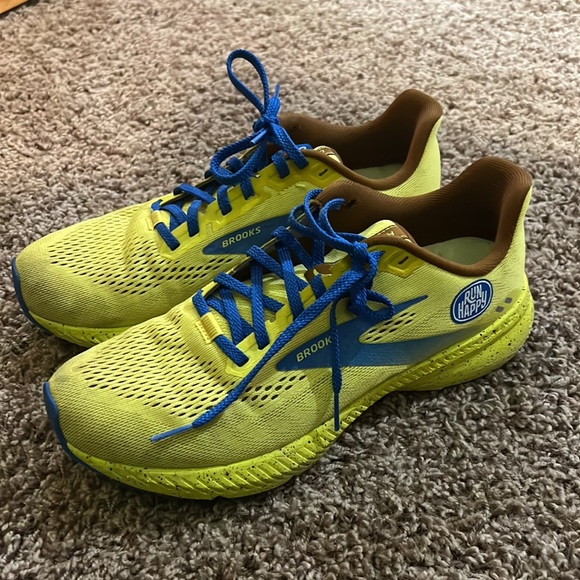 LIMITED EDITION Brooks x Banana Launch 8 - Picture 4 of 8